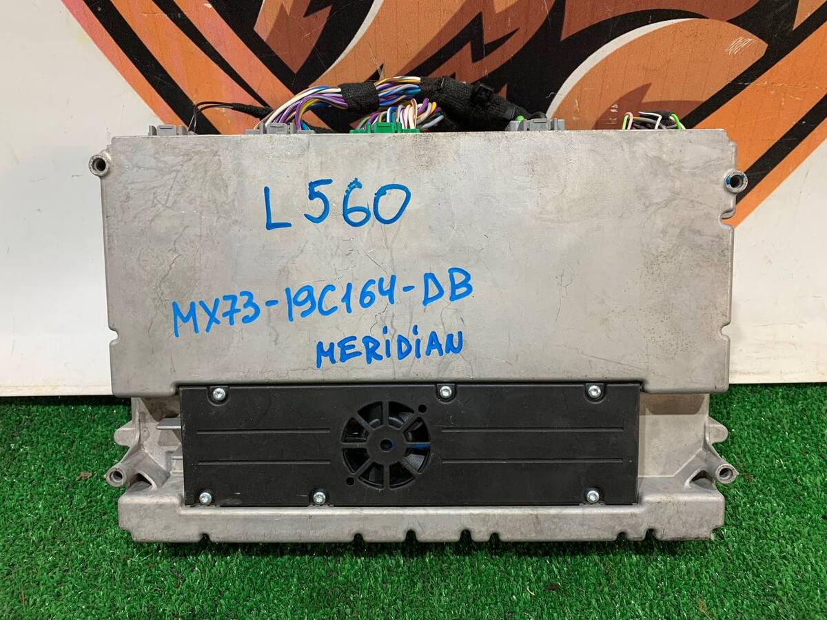 LR143122 Używany wzmacniacz systemu audio Range Rover Velar L560 (2018-).